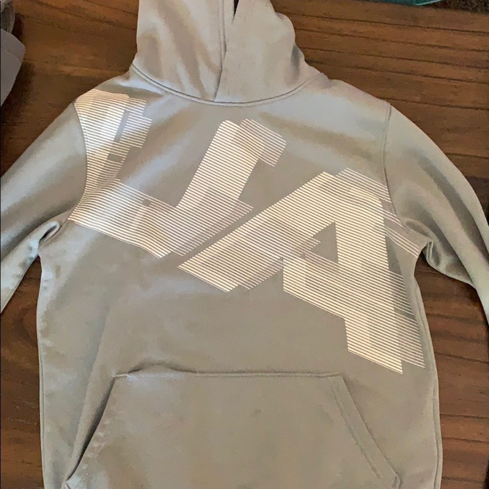 Under Armour Boys Sweatshirt size YLG